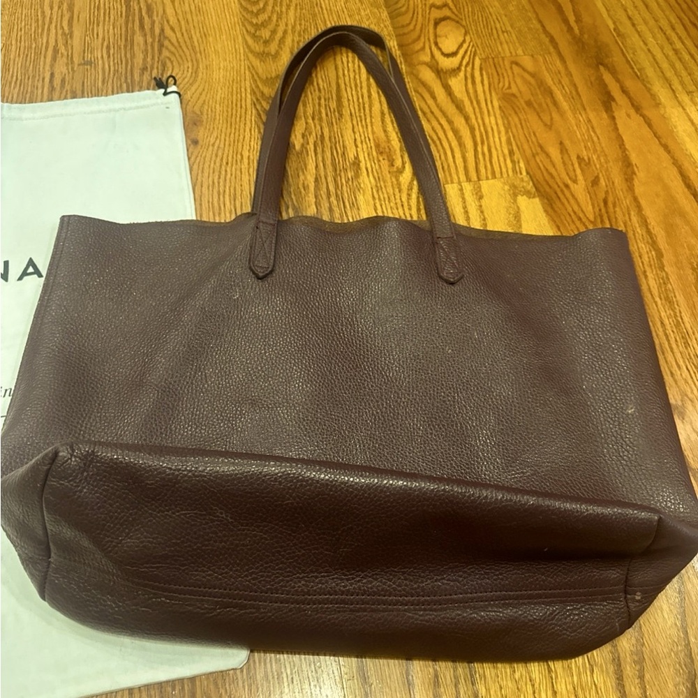 Cuyana Classic Leather Tote, Pebbled Leather, Wine